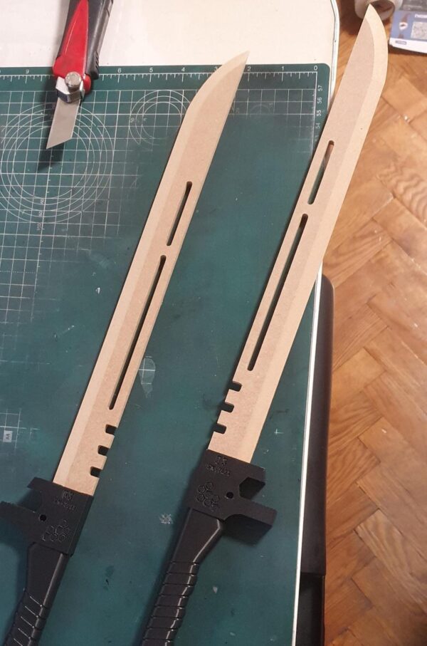 Soshiro Hoshina Twin Swords (Kaiju No 8 Prop) - Image 9