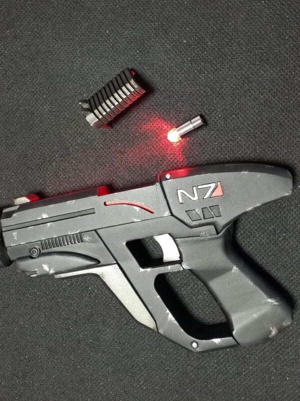 Mass Effect 5 teaser trailer Pistol with LEDs and moving trigger - Image 3