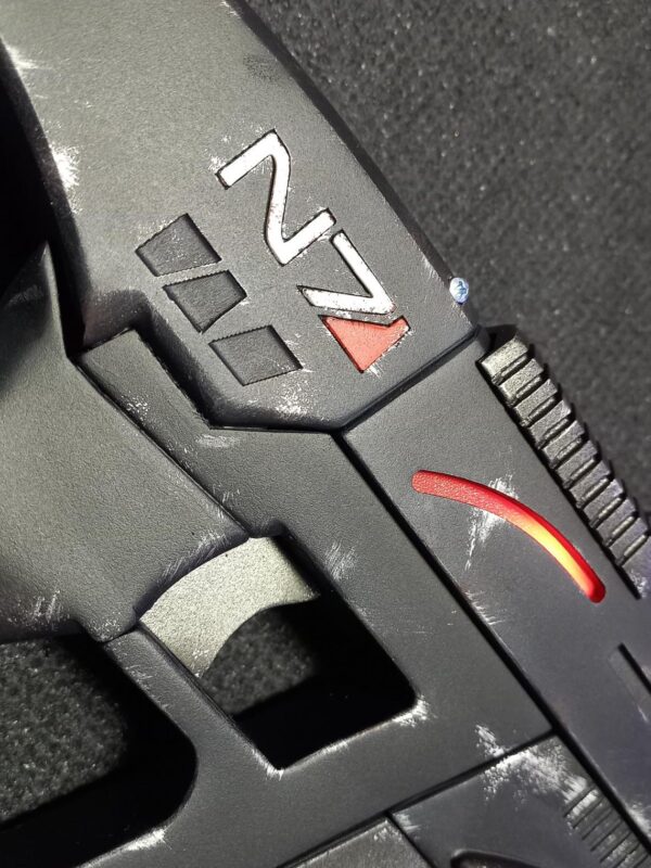 Mass Effect 5 teaser trailer Pistol with LEDs and moving trigger - Image 7
