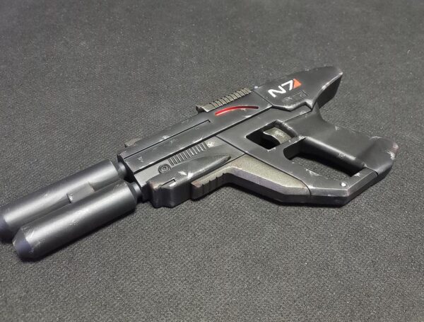 Mass Effect 5 teaser trailer Pistol with LEDs and moving trigger - Image 5