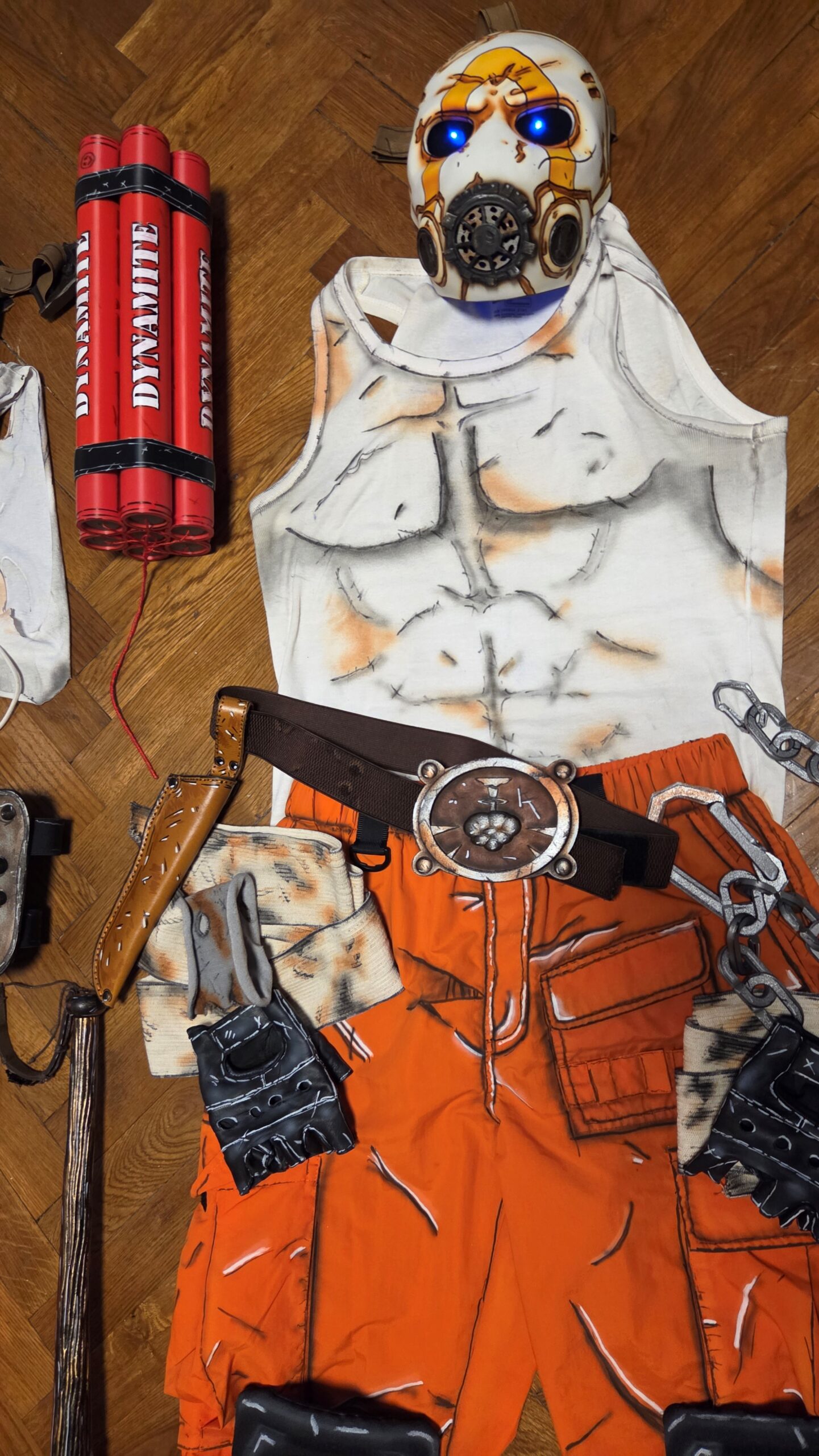 Borderlands Psycho Cosplay Set Pair – Male & Female Cell-Shaded Costumes USED - Image 3