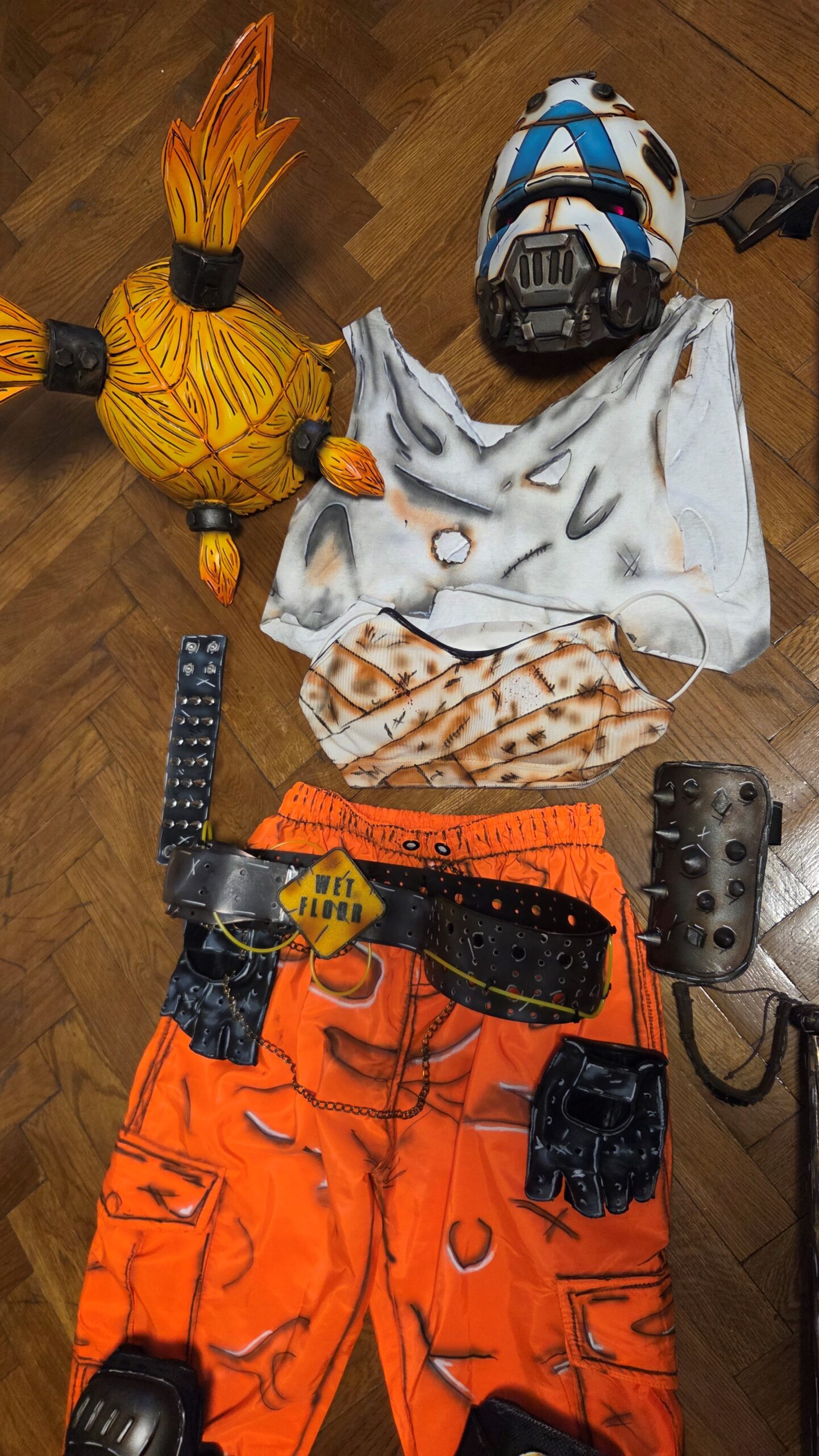Borderlands Psycho Cosplay Set Pair – Male & Female Cell-Shaded Costumes USED - Image 4