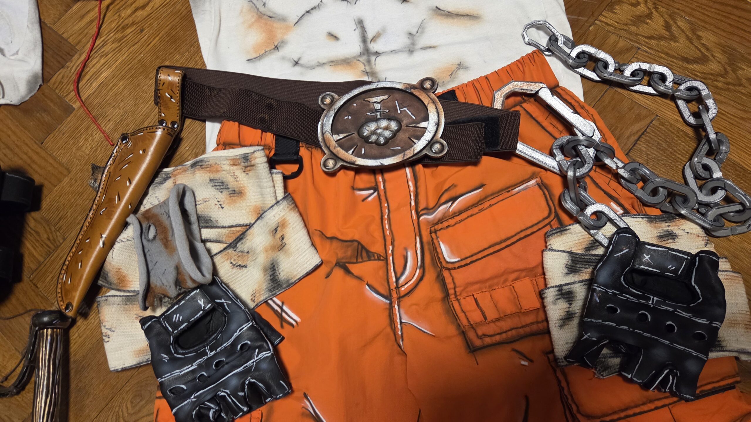 Borderlands Psycho Cosplay Set Pair – Male & Female Cell-Shaded Costumes USED - Image 7