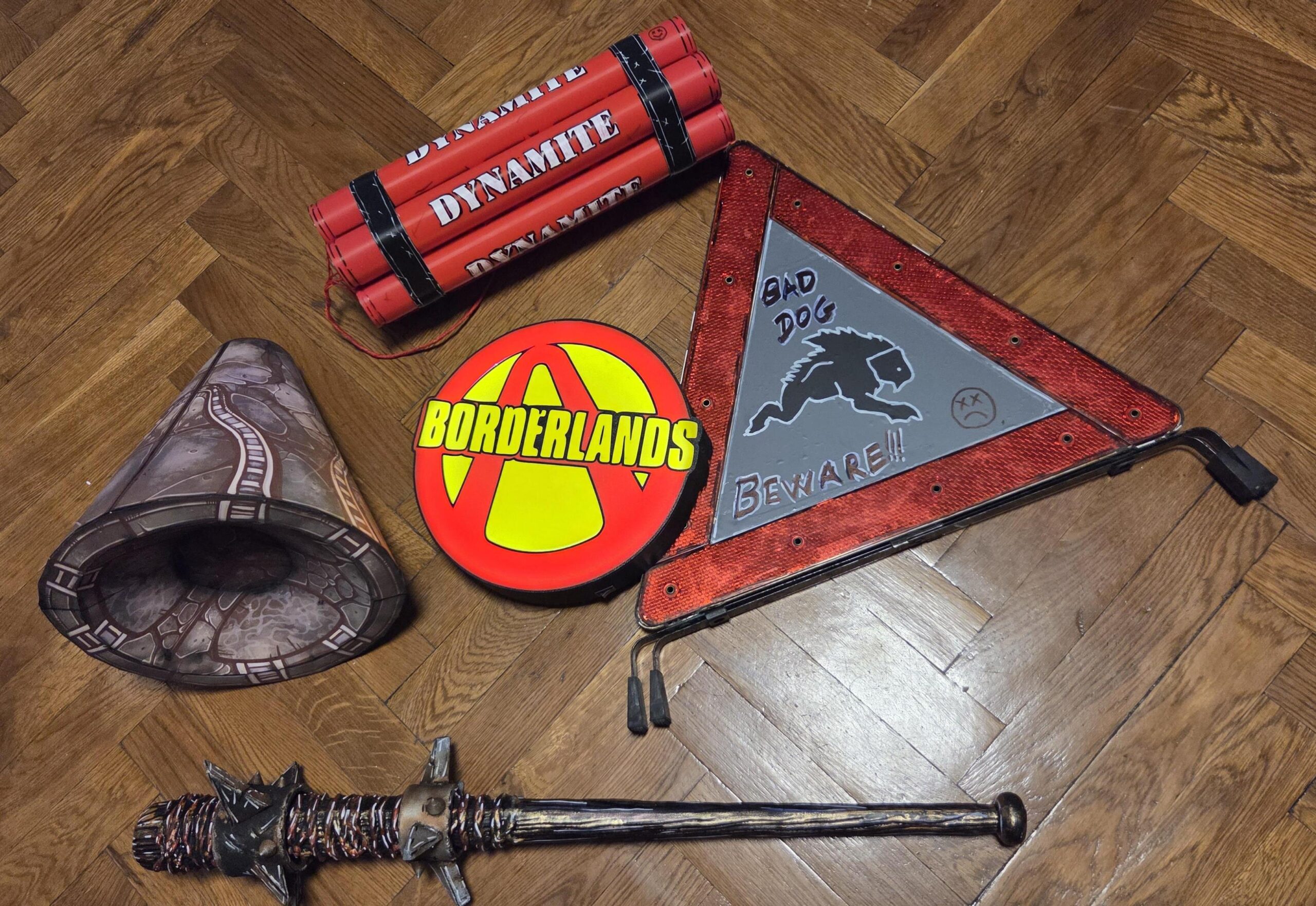 Borderlands Psycho Cosplay Set Pair – Male & Female Cell-Shaded Costumes USED - Image 10